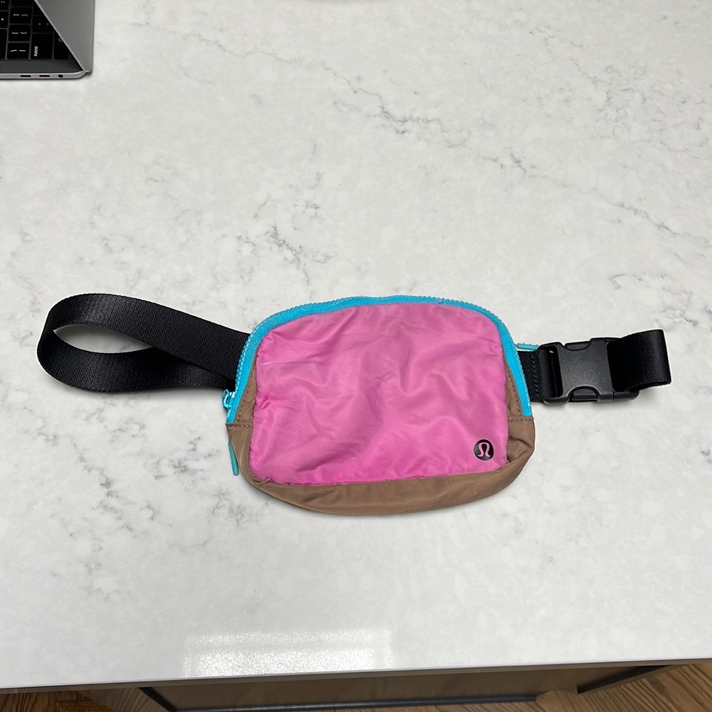 Lululemon pink Fanny pack waist bag bum bag